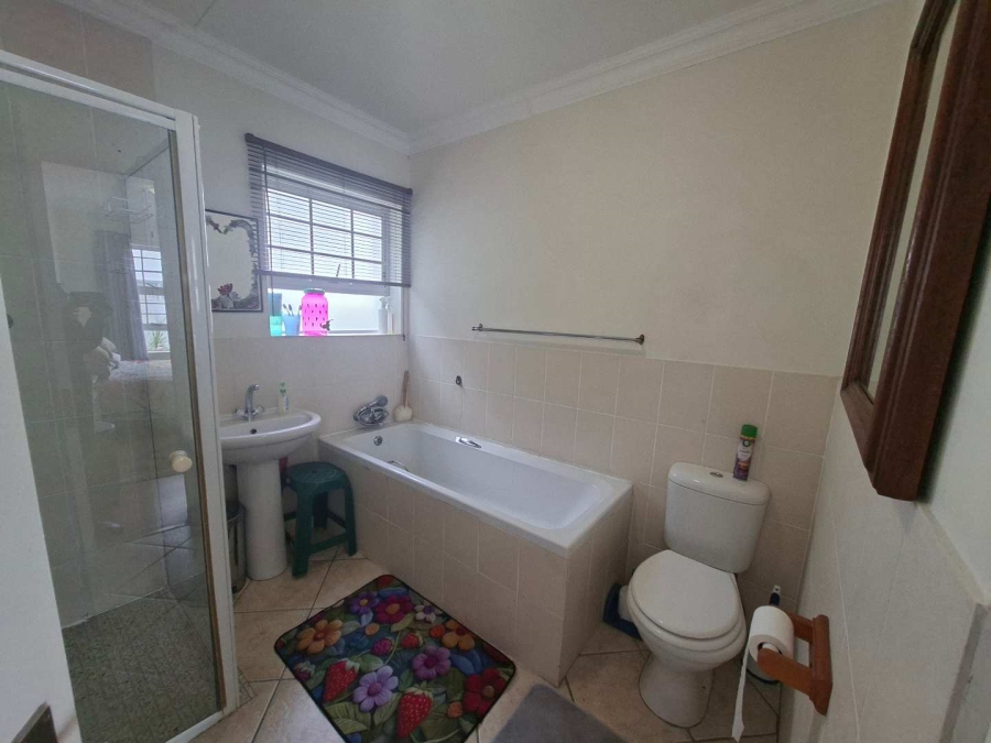3 Bedroom Property for Sale in Fraaiuitsig Western Cape